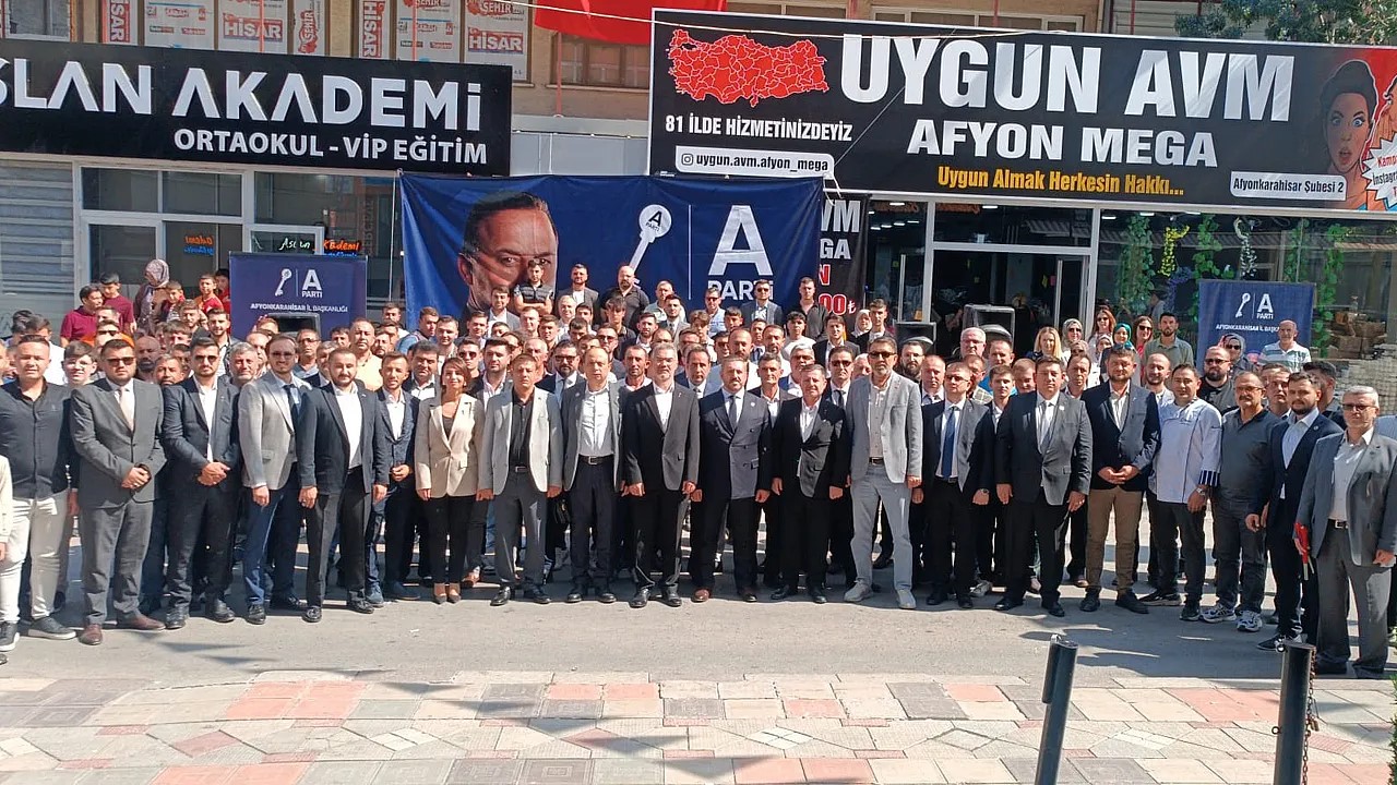 Anahtar Parti Rozet Takma Programımız yoğun katılımla gerçekleşti!